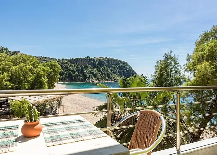 Potam\'Sea Bliss 5 - Beach Front, Sun Beds & Parking